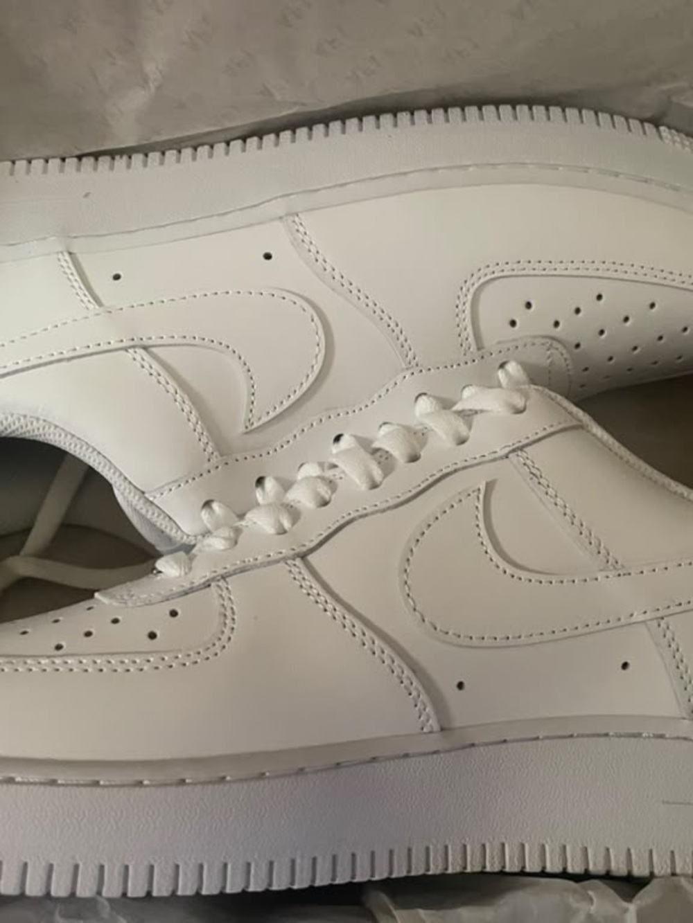 Classic All-White Men's Low-Top Sneakers